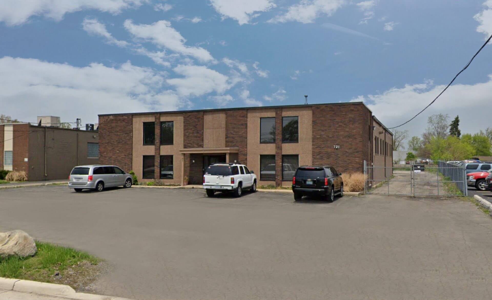 Friedman’s Alan Stern & Chris Weir Secure Lease with Sunshade Window